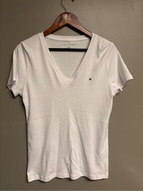 Tommy Hilfiger Women’s White V-Neck Short Sleeve Tee with Flag Logo